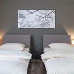 Sleepin 3*